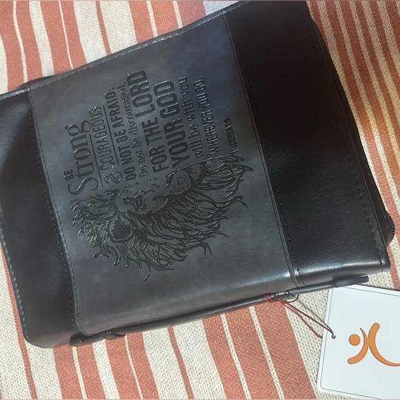 Black Embossed Leather Bible Cover - Picture 5 of 6